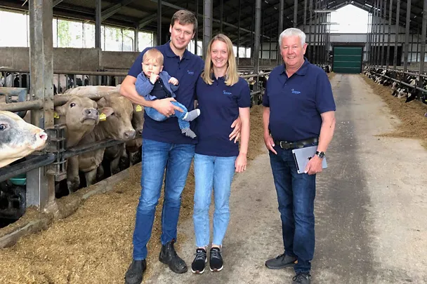 Familie Hagen mit SCHAUMANN-Handelsvertreter Röttgers Familie Hagen mit SCHAUMANN-Handelsvertreter Röttgers